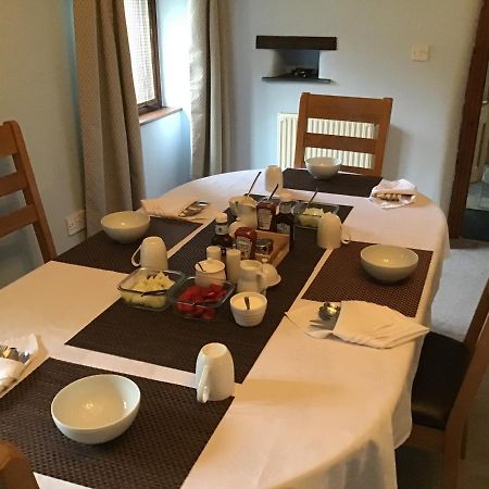Owletts Barn B&B Бодмин Экстерьер фото